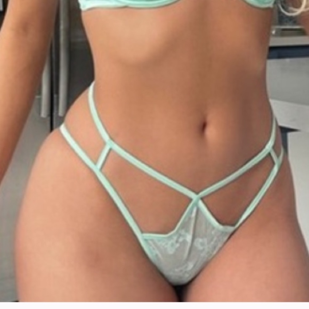 SavagexFenty Strap Up Lace Undie in Mint 2x SOLD OUT COLLECTIBLE NWOT never worn
